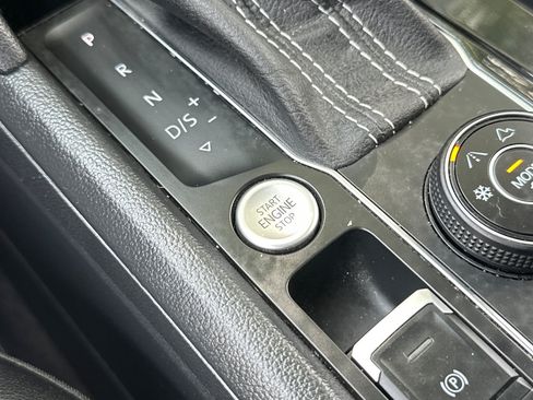 Certified 2023 Volkswagen Atlas SEL AWD/4WD image 24