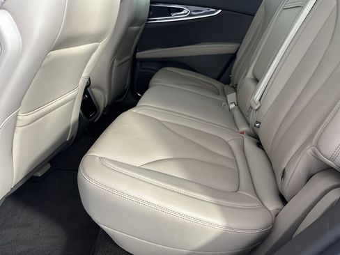 Used 2022 Lincoln Nautilus Reserve w/ Equipment Group 201A image 30