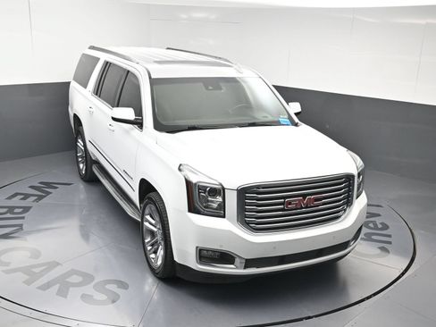 Used 2017 GMC Yukon XL SLT w/ Premium Edition AWD/4WD image 22