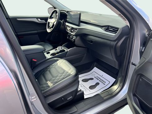 Used 2023 Ford Escape Platinum w/ Premium Technology Package image 19