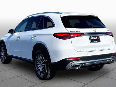 Used 2024 Mercedes-Benz GLC 300 4MATIC image 11