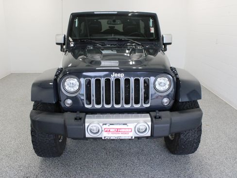 Used 2017 Jeep Wrangler Unlimited Sahara w/ Quick Order Package 24E Chief AWD/4WD image 3