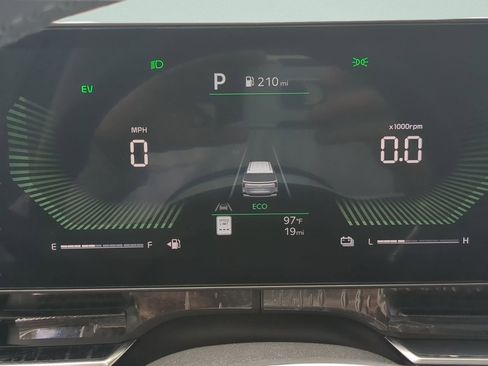 New 2026 Kia Carnival EX FWD image 25
