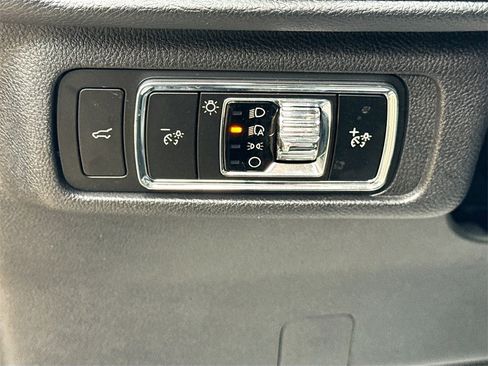 Used 2024 Lincoln Corsair Reserve image 11