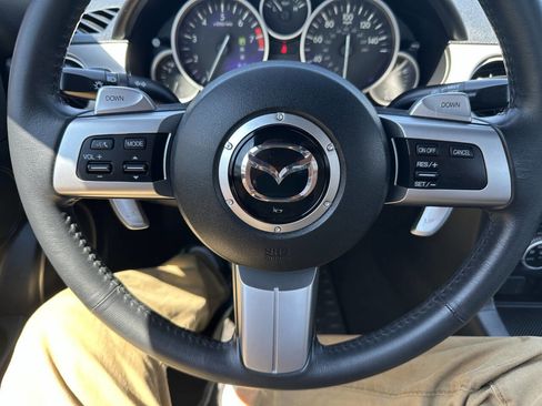 Used 2010 MAZDA MX-5 Miata Grand Touring w/ Premium Pkg RWD image 21