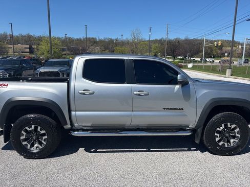 Used 2023 Toyota Tacoma TRD Off-Road w/ Technology Package AWD/4WD image 3