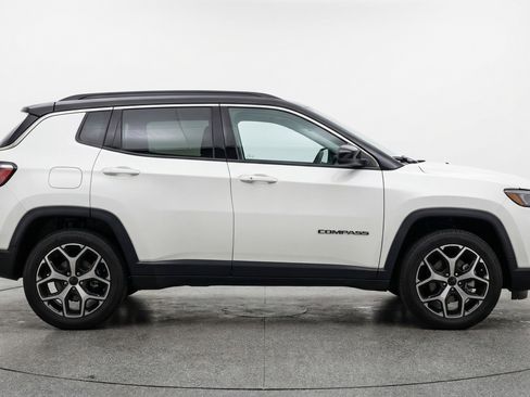 Used 2025 Jeep Compass Limited AWD/4WD image 11