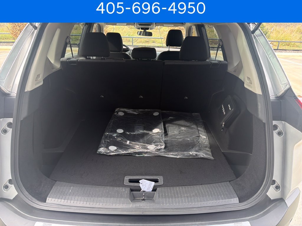 Used 2023 Nissan Rogue SV FWD image 30