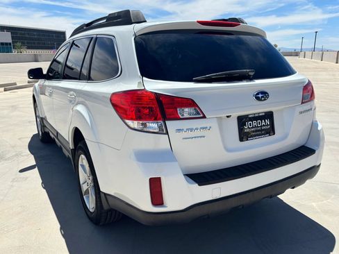 Used 2013 Subaru Outback 2.5i Premium AWD/4WD image 8