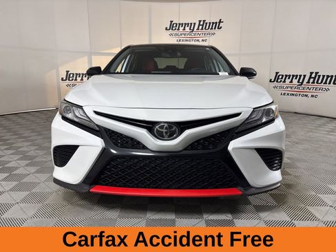 Used 2019 Toyota Camry XSE image 4