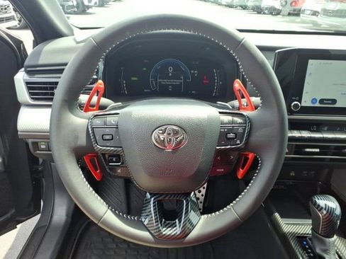 Used 2025 Toyota Camry SE AWD/4WD image 20
