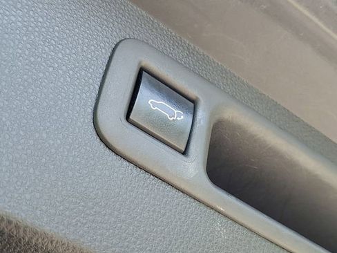 Used 2022 Toyota Highlander XLE AWD/4WD image 33
