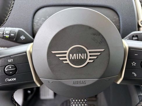 Certified 2025 MINI Cooper Countryman S image 17