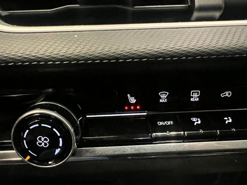 Used 2025 Chevrolet Equinox LT image 36