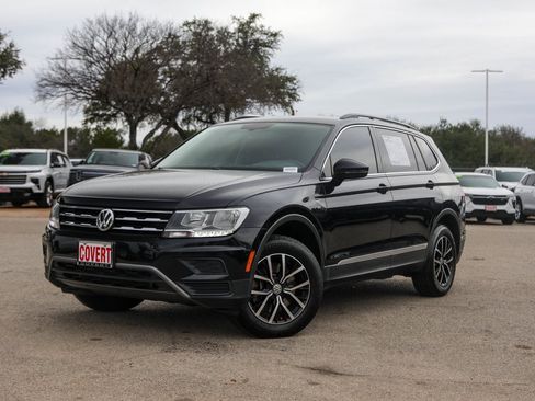 Used 2021 Volkswagen Tiguan SE w/ Panoramic Sunroof Package image 1