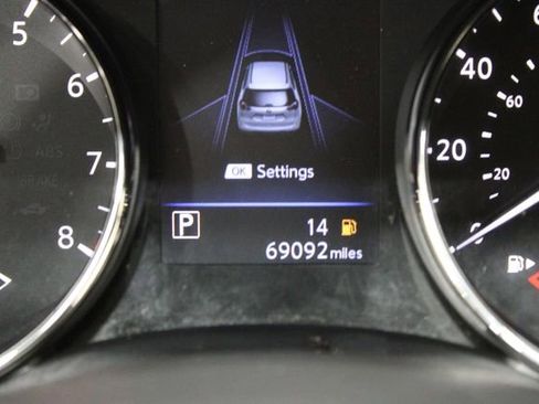 Used 2020 Nissan Rogue SV image 40