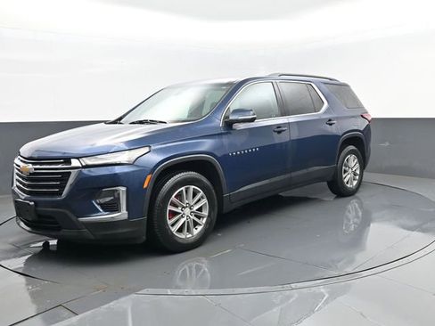 Used 2023 Chevrolet Traverse LT AWD/4WD image 2