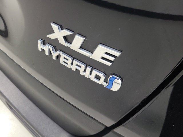 Used 2022 Toyota RAV4 XLE w/ Convenience Package AWD/4WD image 8