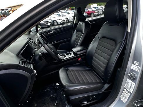 Used 2018 Ford Fusion SE w/ Equipment Group 201A image 15