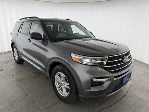 Certified 2021 Ford Explorer XLT w/ Equipment Group 202A RWD image 3