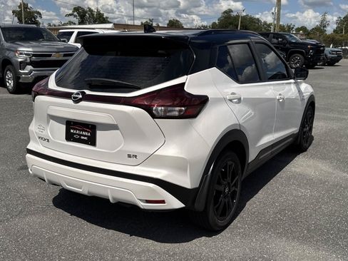 Used 2023 Nissan Kicks SR w/ SR Premium Package FWD image 4