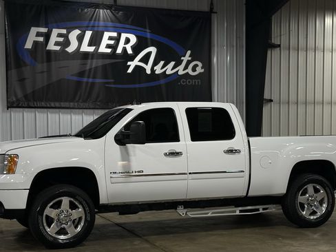 Used 2014 GMC Sierra 2500 Denali w/ Suspension Package, Off-Road image 23