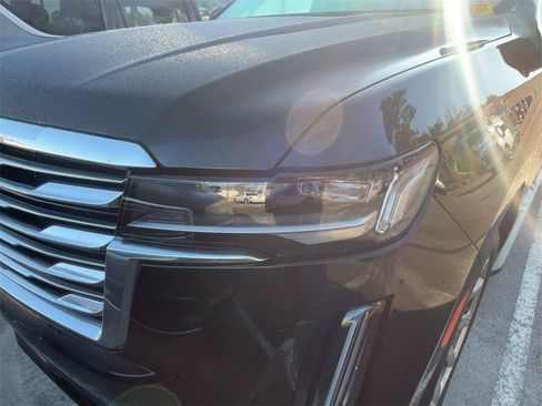 Certified 2024 Cadillac Escalade Premium Luxury Platinum image 11