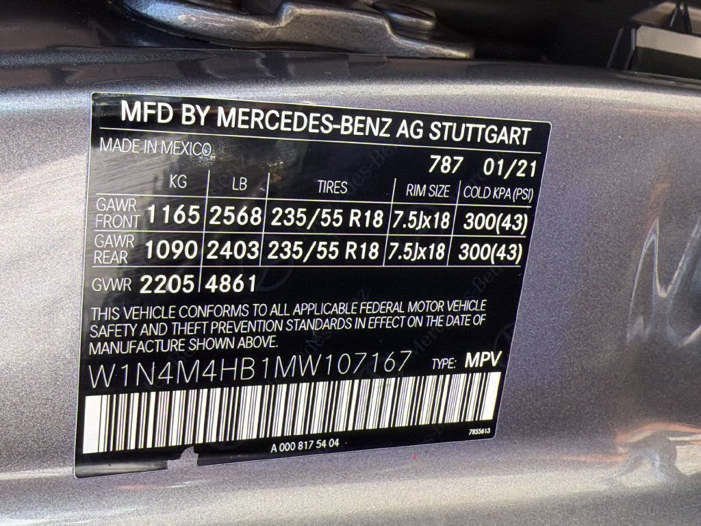 Used 2021 Mercedes-Benz GLB 250 4MATIC image 40