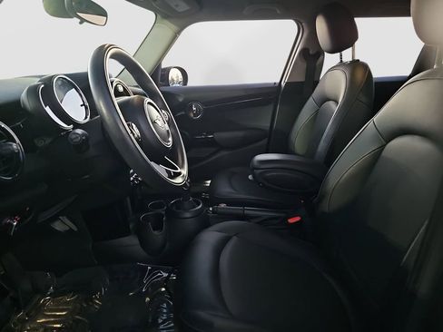 Used 2021 MINI Cooper 4-Door Hardtop image 16