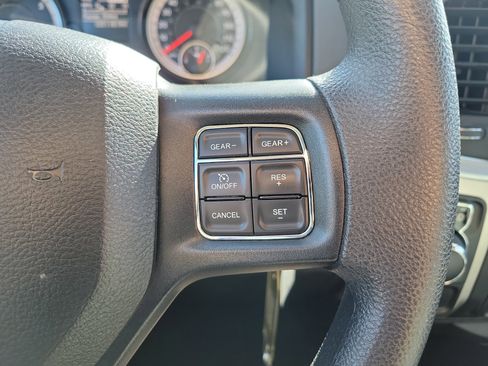 Used 2019 RAM 1500 Classic SLT image 27