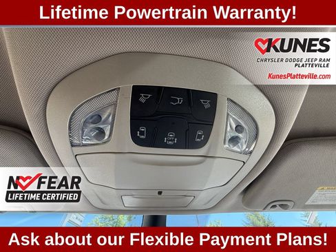 Used 2023 Chrysler Pacifica Touring-L FWD image 51