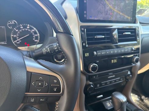 Certified 2023 Lexus GX 460 Premium w/ Premium Package AWD/4WD image 28