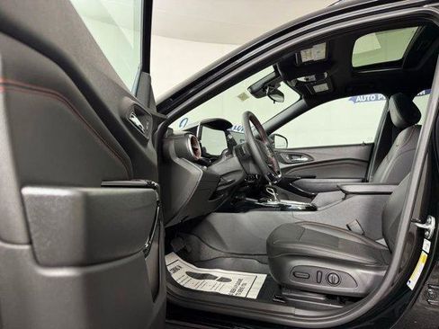 New 2025 Chevrolet Trax RS w/ Sunroof Package image 11