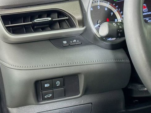 Used 2023 Toyota Highlander XLE AWD/4WD image 20