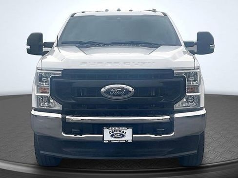 Used 2022 Ford F250 XL w/ Power Equipment Group AWD/4WD image 3