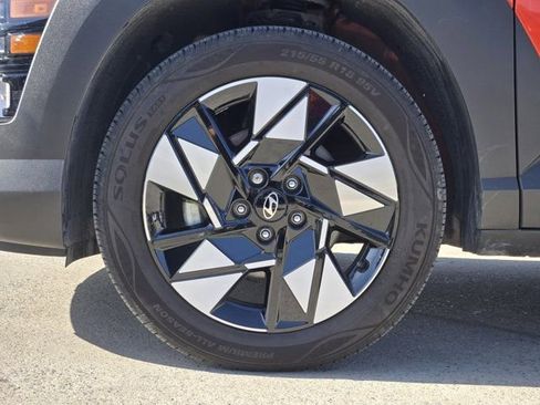 Certified 2025 Hyundai Kona SEL image 11