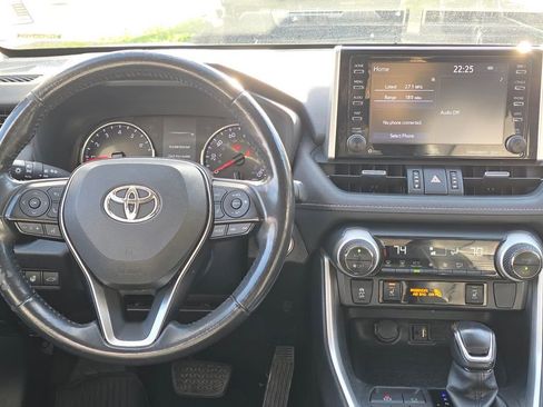 Used 2019 Toyota RAV4 XLE Premium image 22