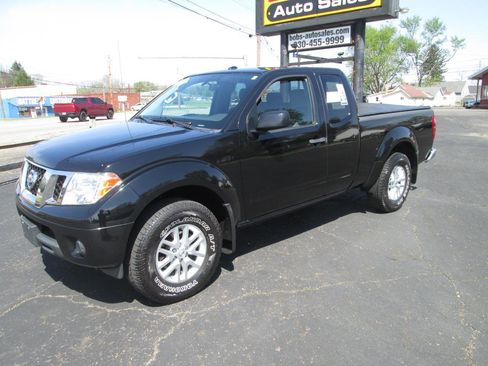 Used 2015 Nissan Frontier SV AWD/4WD image 2
