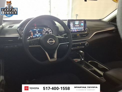 Used 2024 Nissan Altima 2.5 SV FWD image 12
