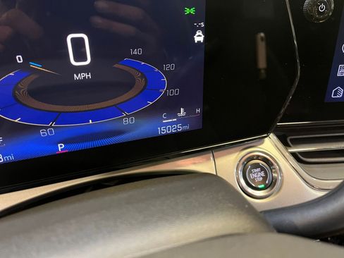 Used 2025 Chevrolet Trax LT image 39