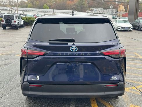 Used 2021 Toyota Sienna XLE AWD/4WD image 5
