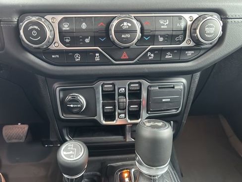 New 2025 Jeep Wrangler Unlimited Sahara w/ Safety Group AWD/4WD image 15