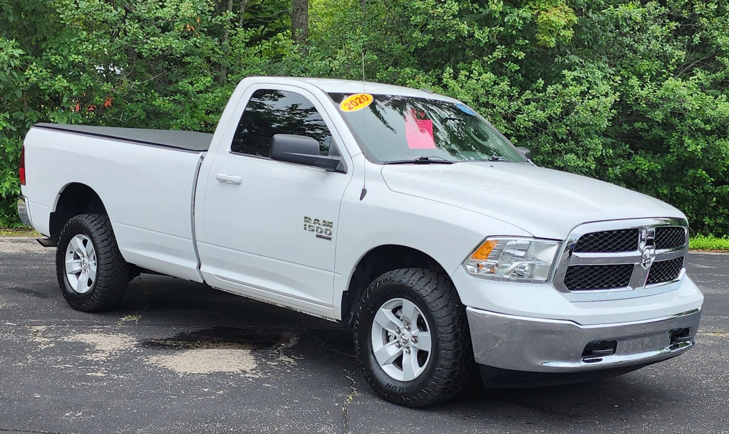 Used 2020 RAM 1500 Classic SLT AWD/4WD image 2