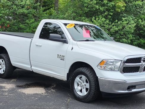 Used 2020 RAM 1500 Classic SLT AWD/4WD image 2