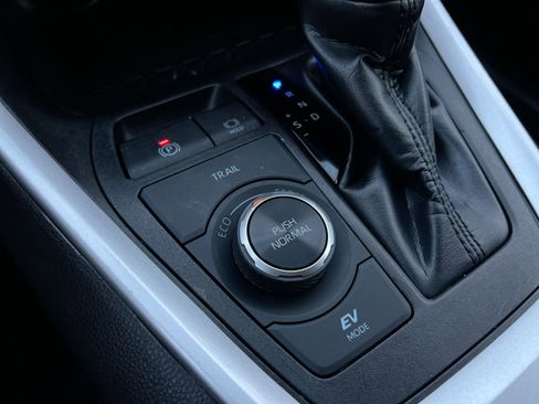 Used 2024 Toyota RAV4 LE image 35