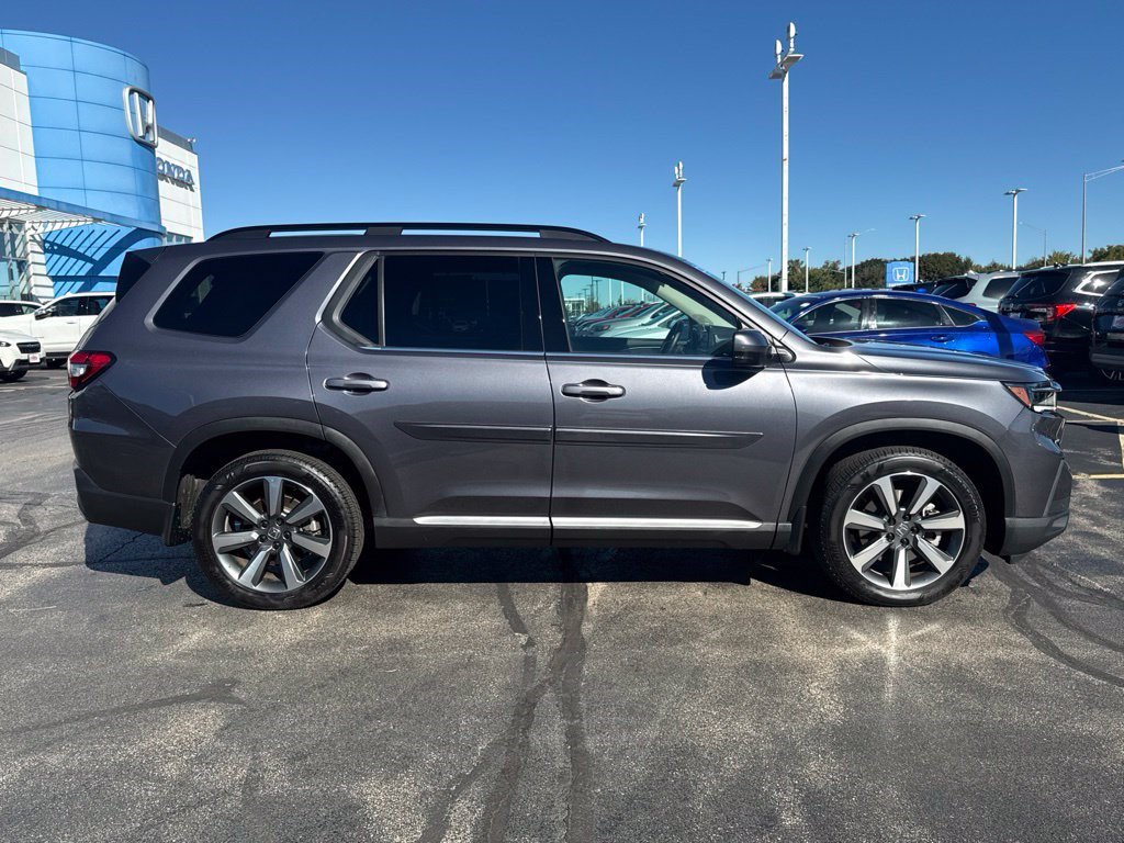 Certified 2025 Honda Pilot Elite image 12