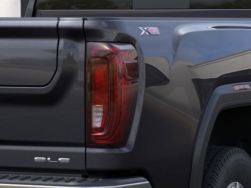 New 2026 GMC Sierra 2500 SLE w/ Preferred Package AWD/4WD image 11