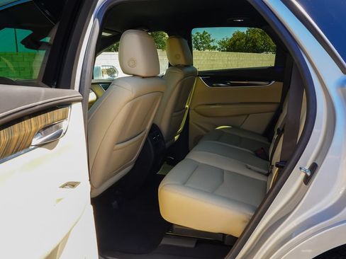 Used 2019 Cadillac XT5 FWD image 10