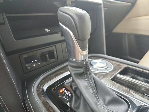 Used 2024 Nissan Armada Platinum w/ Captain's Chairs Package RWD image 27