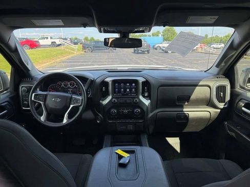Used 2022 Chevrolet Silverado 1500 LT Trail Boss w/ Bed Protection Package AWD/4WD image 16